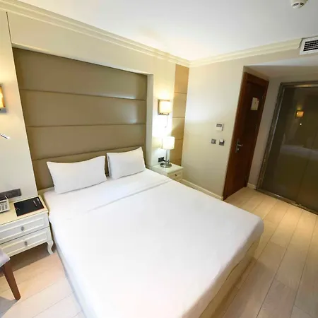 Le Mirage Hotel-3